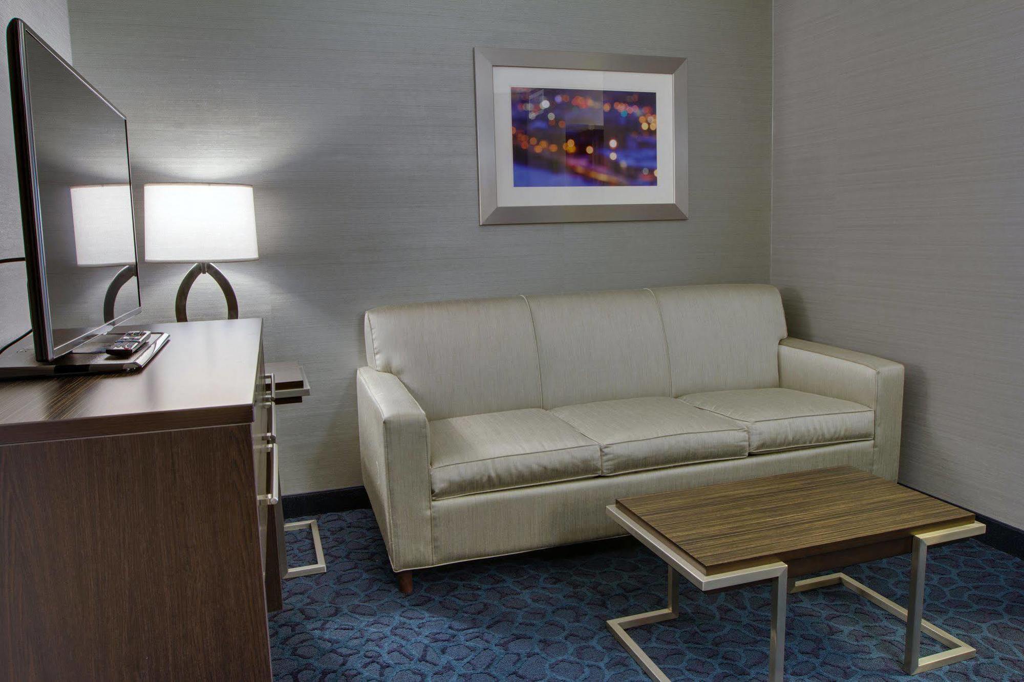 Holiday Inn Express Sidney By Ihg Exterior foto