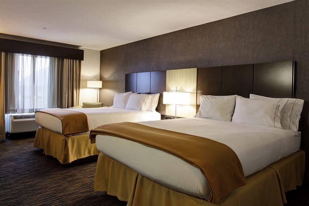 Holiday Inn Express Sidney By Ihg Exterior foto