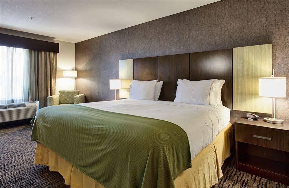 Holiday Inn Express Sidney By Ihg Exterior foto